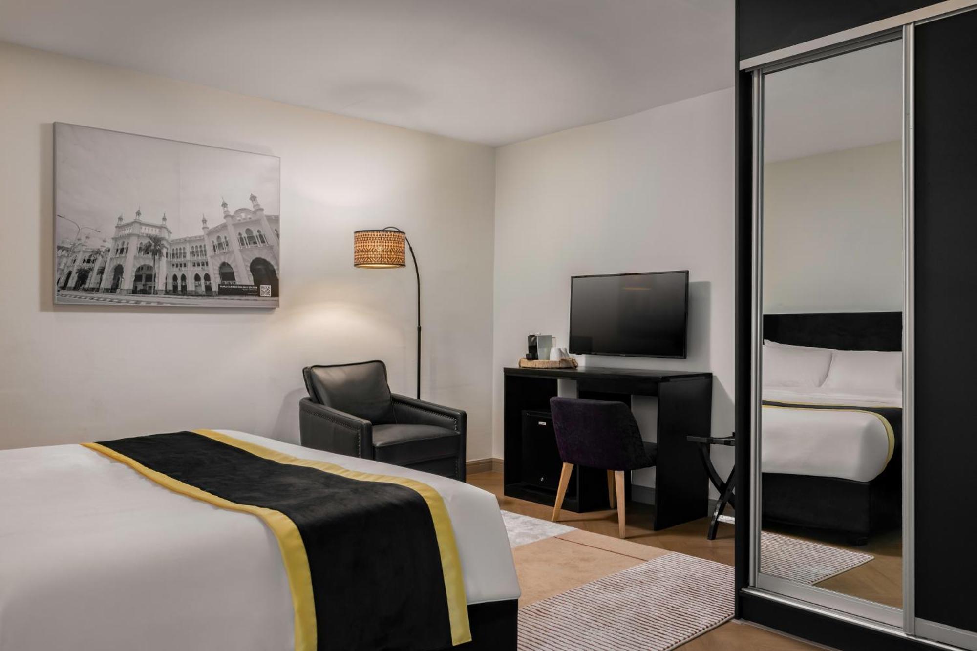Bryqs Hotel Куала-Лумпур Екстер'єр фото